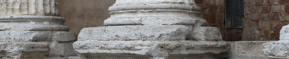 Alternde Steinsäulen